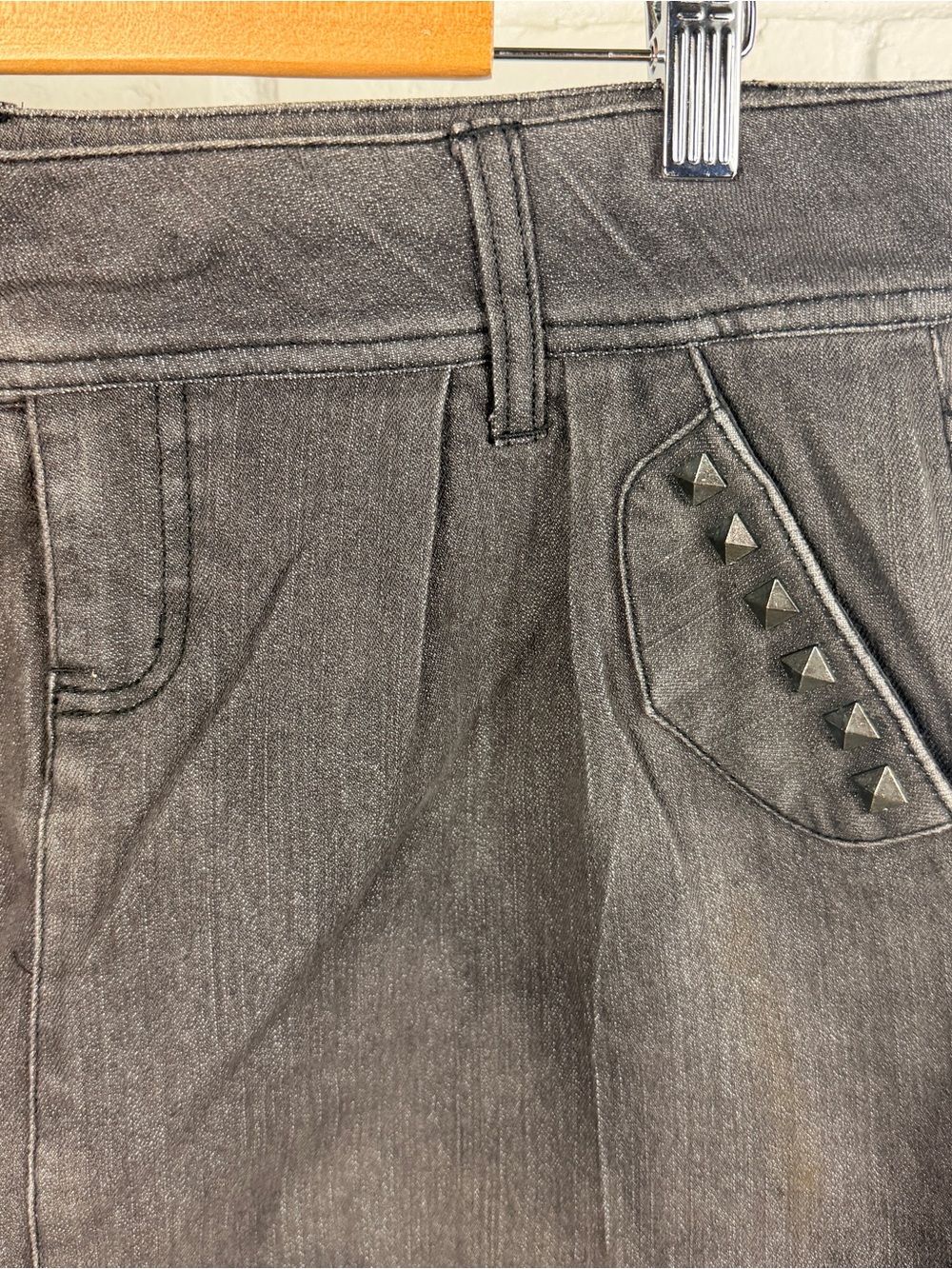 Guess Black Studded Denim Mini Skirt Size 28 Y2K Low Rise Stretch Skirt - Picture 3 of 8